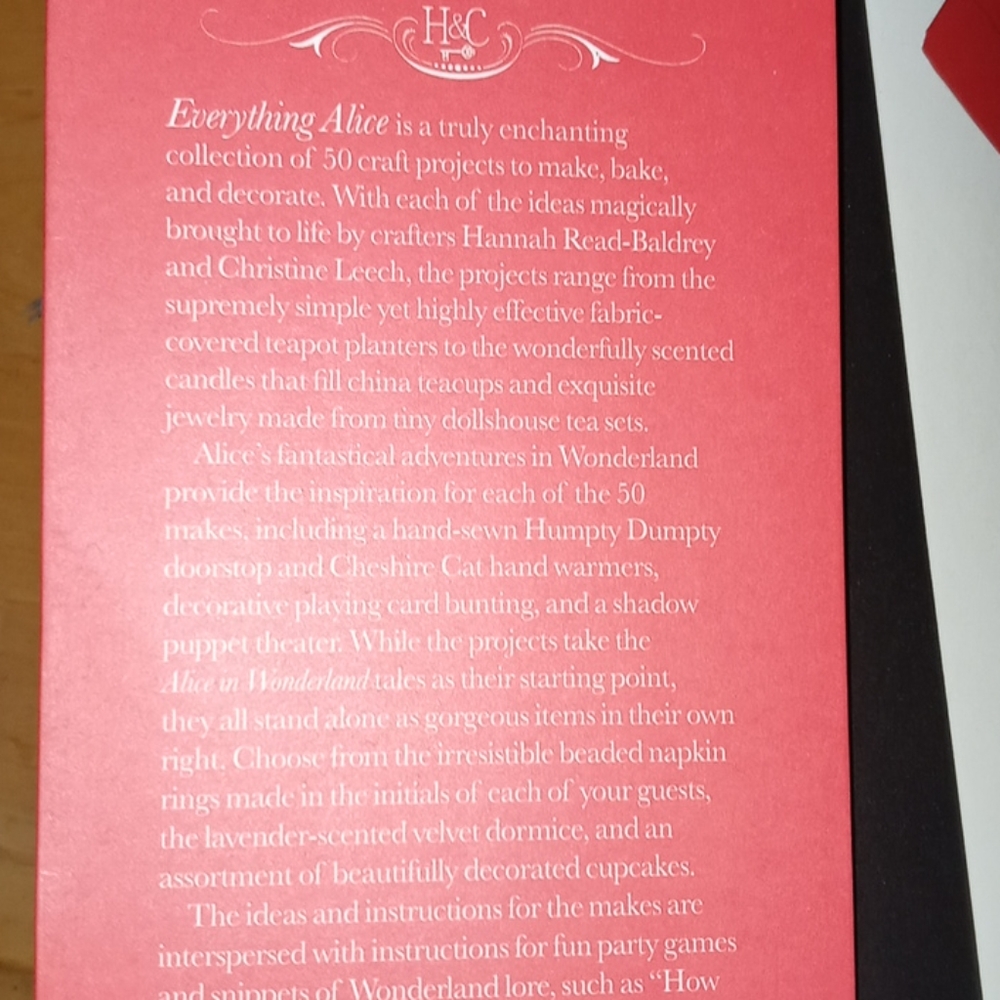 โ โฅ Everything Alice Book โฃโฆ - Picture 2 of 9